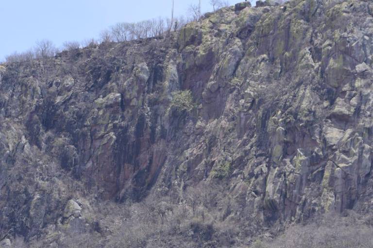 Cae mujer de 56 años en el cerro de Carricitos, Guamúchil