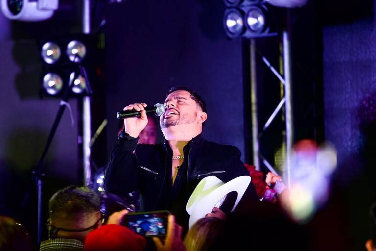 Inicia Larry Hernández su gira 2022 en Phoenix, Arizona