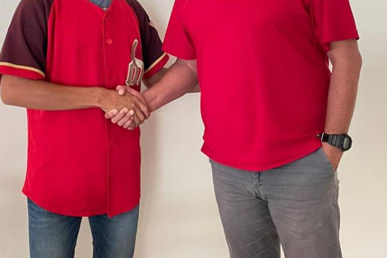 Keony Sarabia, de San Ignacio, firma para la organización de los Diablos Rojos del México