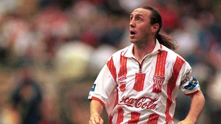 Alex Aguinaga se mostró dolido con la situación.