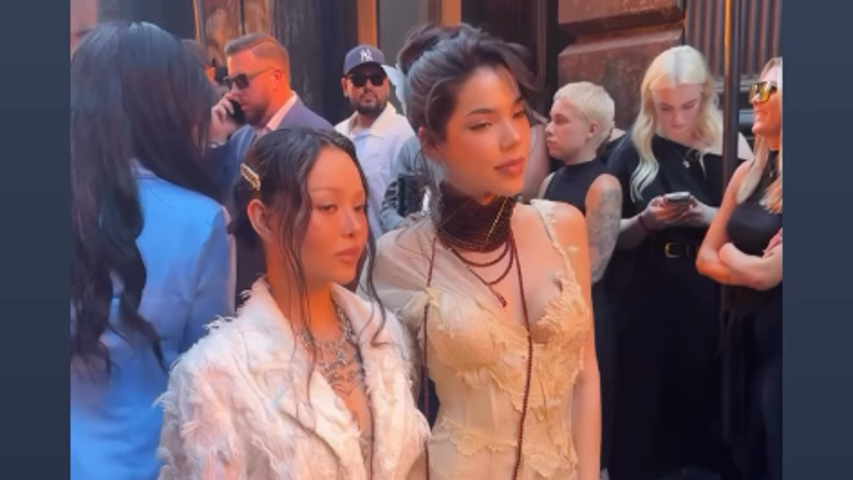 Kenia Os acaparó reflectores durante su participación en la Semana de la Moda de Nueva York.