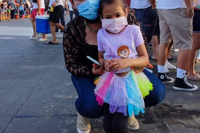 Sorprenden carros alegóricos carnavaleros a vacacionista de Semana Santa