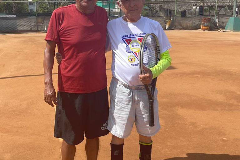 Martínez y Aguirre suman triunfo en Torneo de Tenis Grand Slam