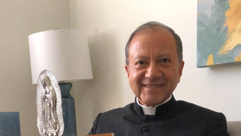 Inspirar a los lectores a vivir como lo pide Dios, busca el Padre José Martínez Colín