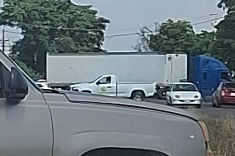 Bloquean carretera ‘La 50’, en Navolato; SSPE confirma liberación