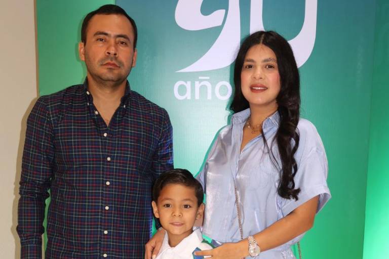 Celebran su graduación los pequeños de preescolar del Instituto Senda