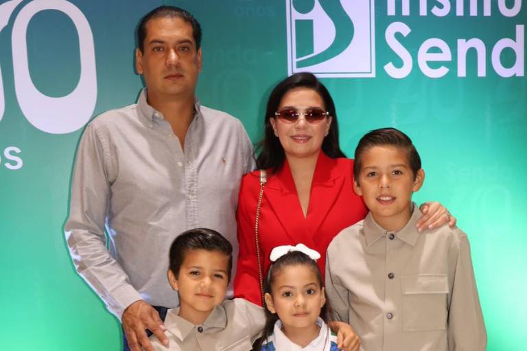 Celebran su graduación los pequeños de preescolar del Instituto Senda