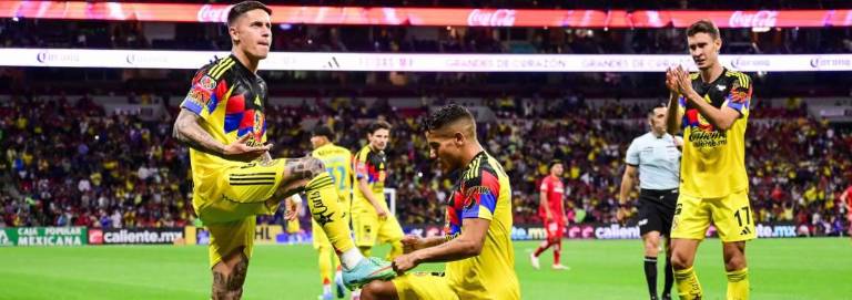 El uruguayo Brian Rodríguez fue la figura del encuentro con un doblete.