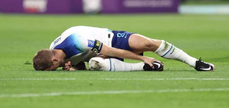 El delantero inglés y ganador de la Bota de Oro 2018 no entrenó.