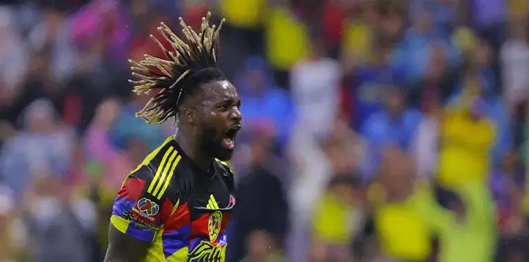 Allan Saint-Maximin recibe permiso de la directiva americanista para ausentarse.