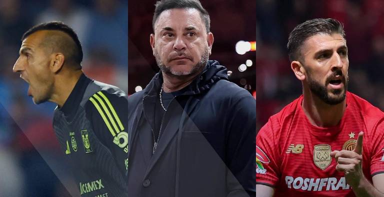 Mohamed alaba a sus jugadores.