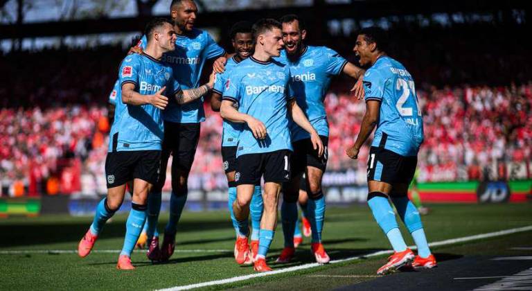 Bayer Leverkusen saca 16 puntos al Bayern.