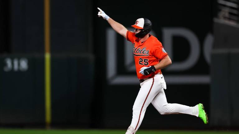 Pete Alonso descargó dos cuadrangulares clave para la remontada de los Orioles.