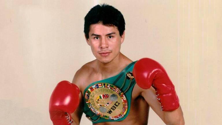 Miguel Ángel González es levantado para ser llevado a rehabilitación (VIDEO)