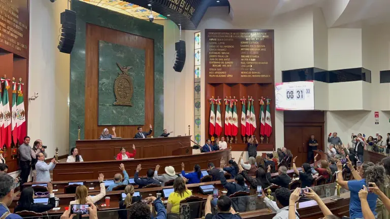 Rocha Moya se apartará temporalmente de sus funciones mientras se llevan a cabo investigaciones en su contra por autoridades de Estados Unidos.