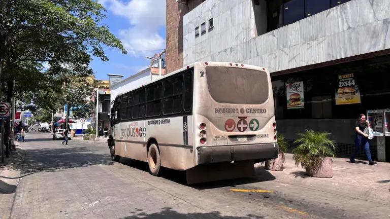 $!La mitad de usuarios del transporte público en Culiacán califica el servicio como incómodo y caro: Mapasin