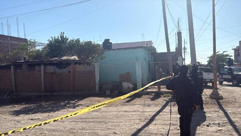 Otra vivienda fue atacada a balazos en Culiacán este viernes.