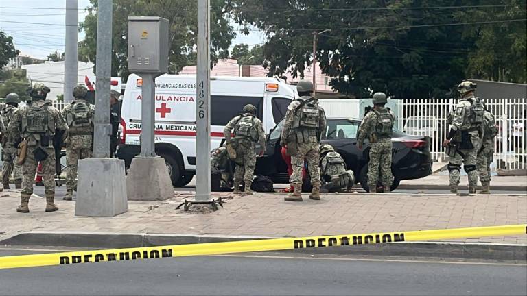 Un automovilista fue atacado a balazos la tarde de este jueves cerca de las instalaciones militares de Culiacán.