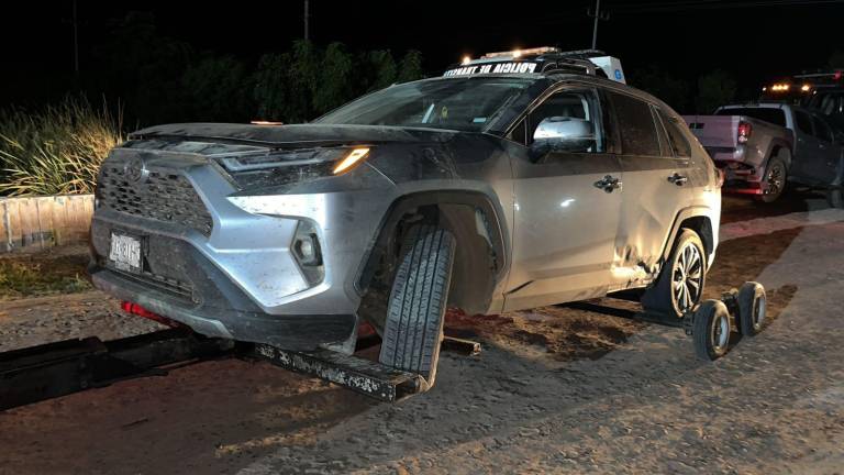 Las autoridades aseguraron siete vehículos, de los cuales cinco contaban con reporte de robo, uno de ellos con blindaje artesanal y dos sin datos.