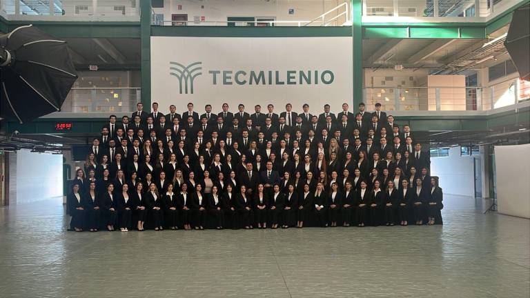 Alumnos de Tecmilenio culminan sus estudios profesionales.
