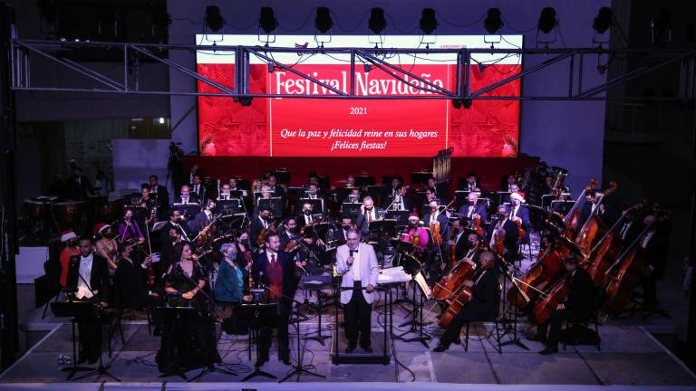 En el ágora Rosario Castellanos, la Orquesta Sinfónica Sinaloa de las Artes, ofrece el concierto ‘La fiesta de la Navidad’.