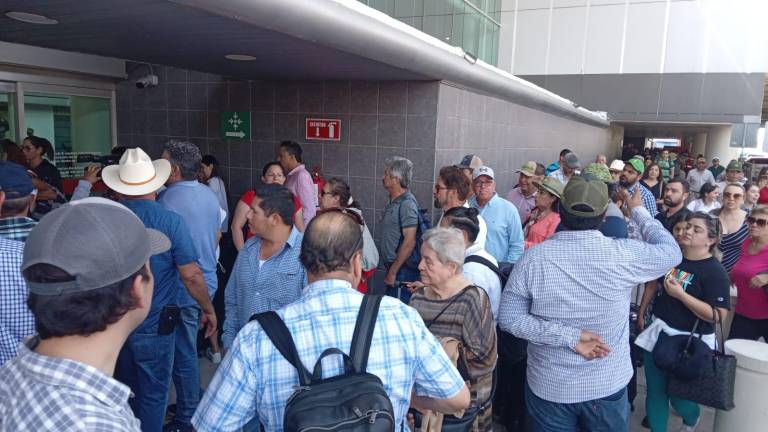Hay unos 2 mil 500 usuarios que se han visto perjudicados en sus vuelos en el Aeropuerto de Culiacán.