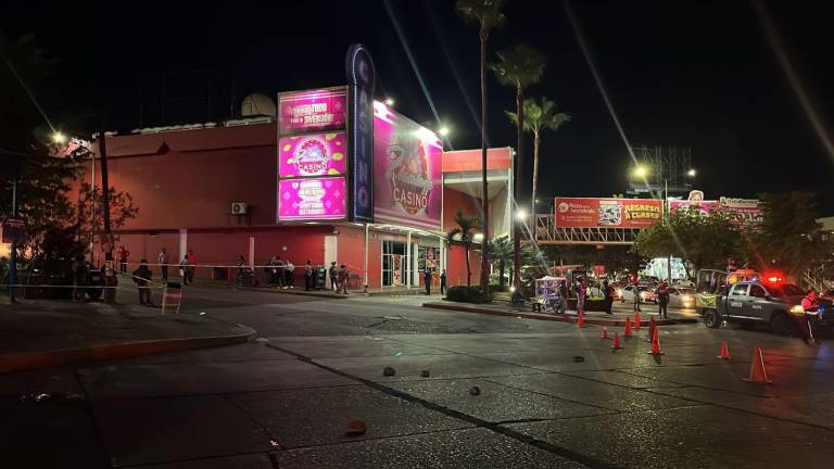 El atentado se registró entre el cruce de los bulevares Emiliano Zapata y Manuel Clouthier donde se encuentra el local.