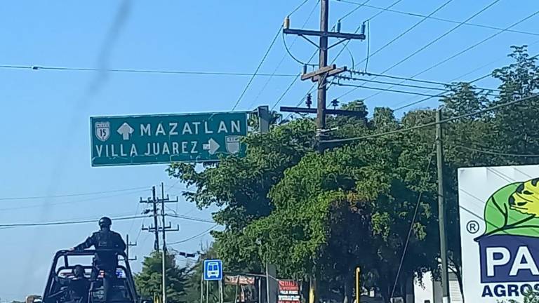 La Secretaría de Seguridad Pública de Sinaloa realizó algunos recorridos por Villa Juárez, Navolato, ante denuncias de presuntos bloqueos y personas armadas en la zona.