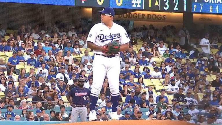 $!Julio Urías se sigue perfilando como el as de Dodgers para octubre