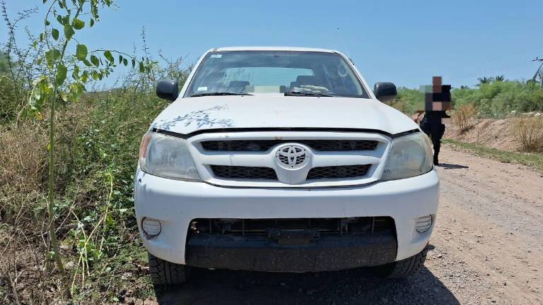 Policías municipales de Ahome recuperaron una unidad con reporte de robo.