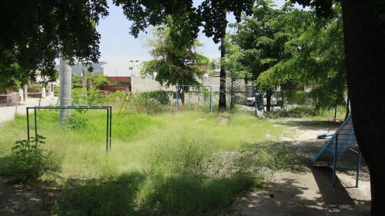 $!Se observa descuido en la escuela primaria “Solidaridad”.