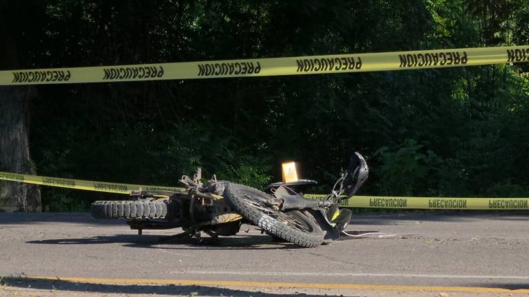 El motociclista perdió la vida la mañana de este domingo sobre la carretera Culiacán-Navolato, a la altura de la Colonia Chula Vista.