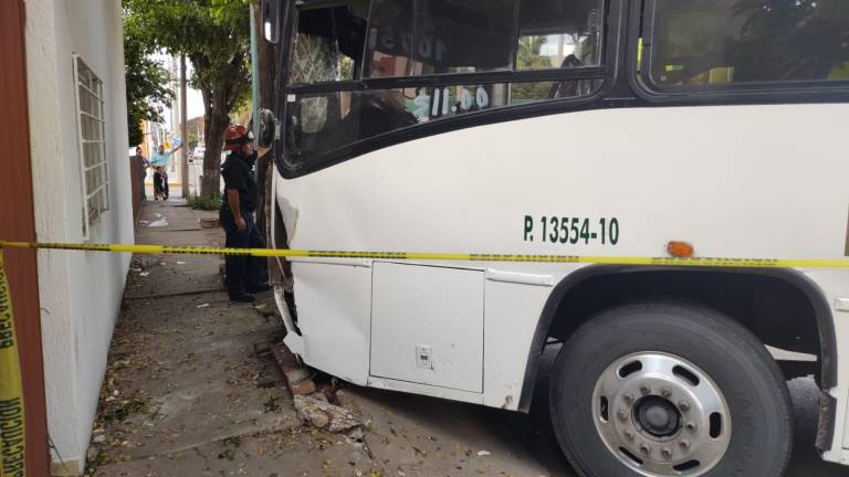 Ante accidentes en el transporte público en Culiacán, Gobernador promete mejorar vialidades