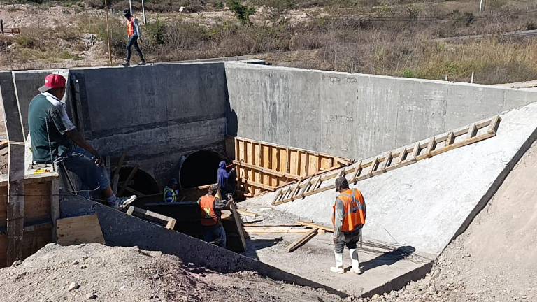 Las compañías responsables exigen garantías para la seguridad de su personal antes de retomar los trabajos.