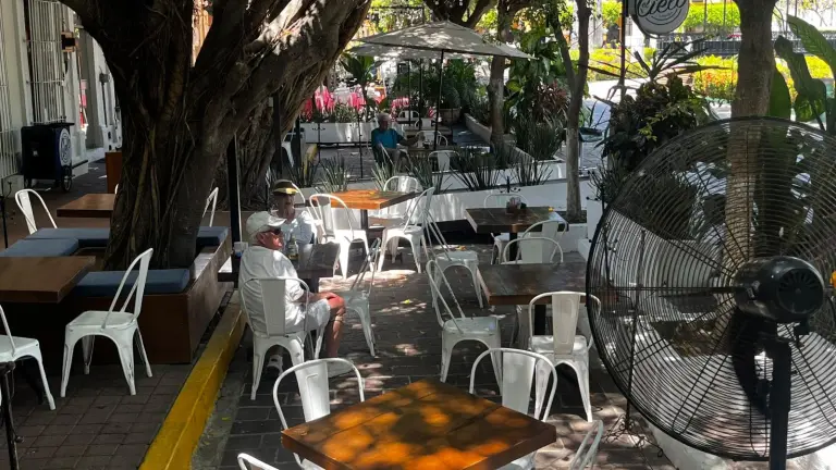 Durante la tarde del sábado, restaurantes del Centro Histórico de Mazatlán reportaron buenas ventas por el Día de la Música.