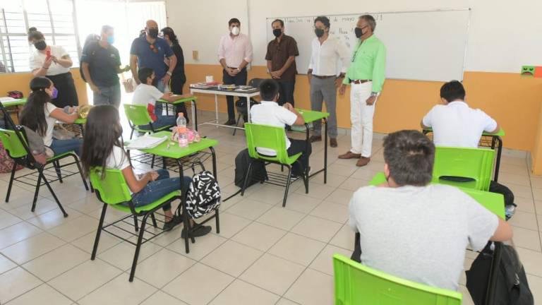 Este lunes, 24 mil escuelas de 15 estados regresaron a clases presenciales después de más de un año de pandemia