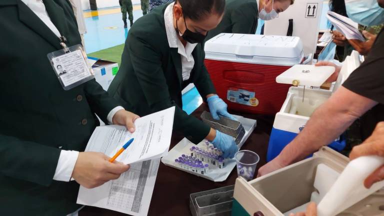 Autoridades esperan más de 100 mil vacunas contra el coronavirus para Culiacán.
