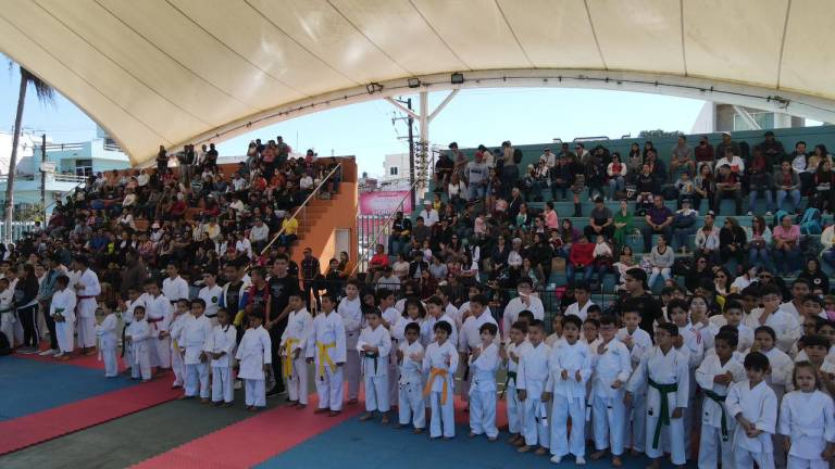 Cancha del Parque Martiniano Carvajal luce ‘a reventar’ en la Primera Copa Mazatlán de Karate Do