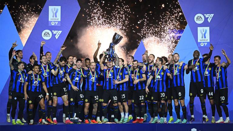 El Inter de Milán logró su tercer título consecutivo de la Supercopa de Italia.