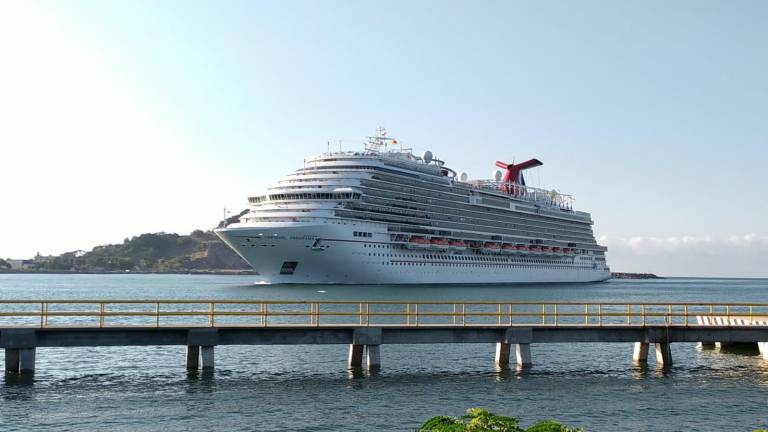 Llega crucero Carnival Panorama a Mazatlán; se esperan más de mil 400 turistas