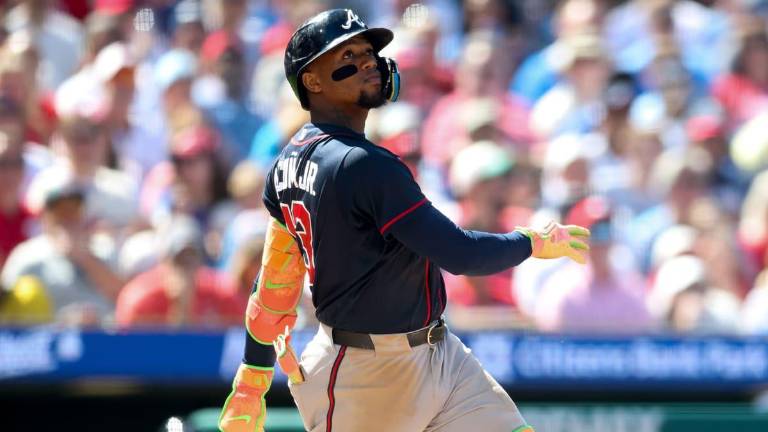 Ronald Acuña Jr. pega jonrón.