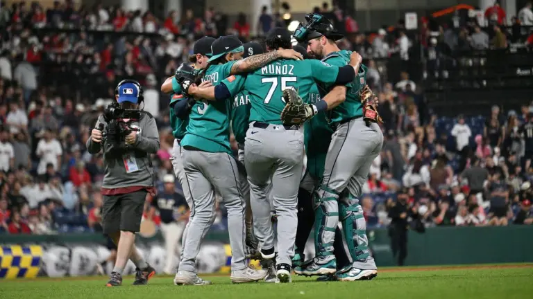 Andrés Muñoz llega a 15 salvamentos en triunfo de Seattle.