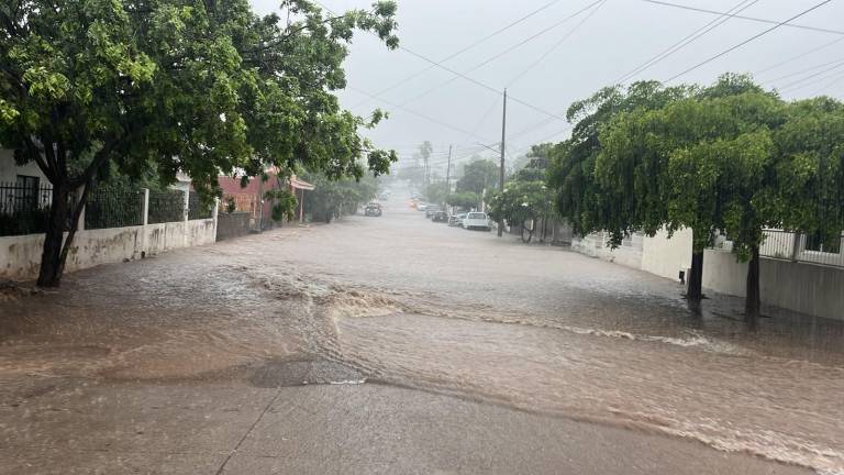 En Culiacán se registran lluvias fuertes.