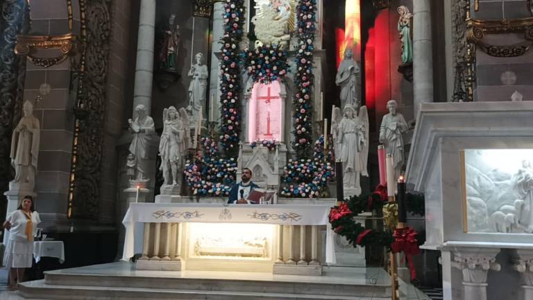 Misa en Catedral por el Día de la Vírgen de la Inmaculada Concepción.