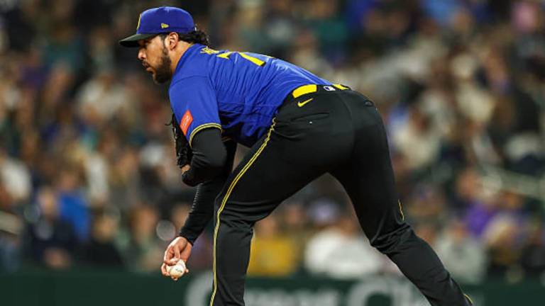 Andrés Muñoz se apunta su primer salvamento de la campaña.