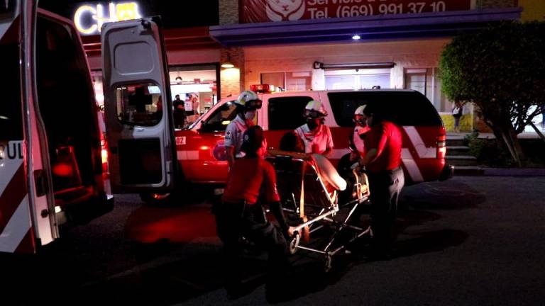 Cocinero resulta herido por explosión de horno en restaurante del Toreo en Mazatlán