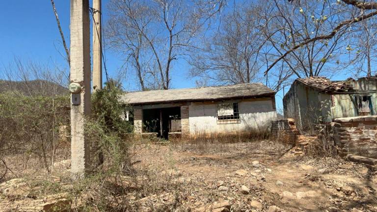 Las Tapias luce más cercana a un pueblo fantasma que a un centro de comunidad rural activa.