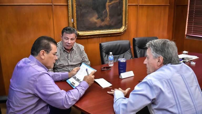 $!El pasado 2 de marzo, el Alcalde Édgar González Zataráin recibió en su despacho al Gerente Estatal de Financiera para Bienestar, Juan Pablo Peñuelas Cota y al Subdirector de Supervisión de Financiera para el Bienestar, Mauricio Reyes Retana Padilla, quienes abordaron el proyecto de rescate.