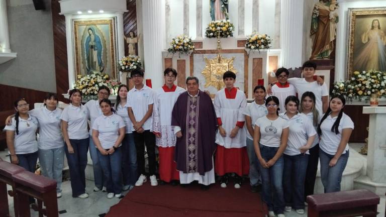 El Padre Manuel Carrasco recordó con alegría su trayectoria y agradeció el cariño de los feligreses mazatlecos, quienes lo han acompañado desde su llegada al puerto.
