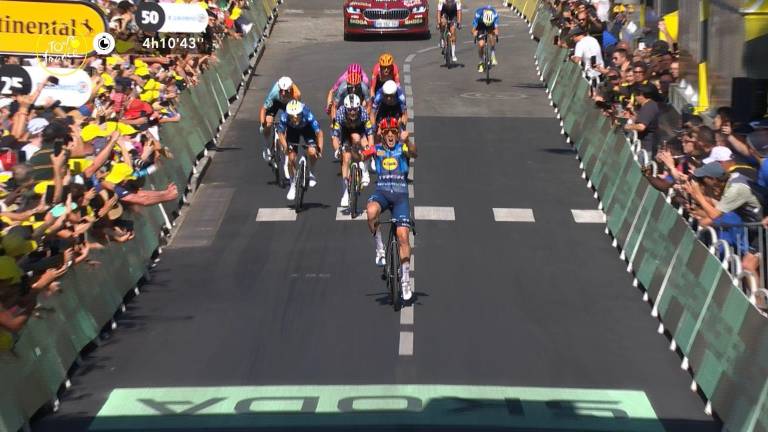 Mads Pedersen se apoderó de la cuarta etapa del Tour.
